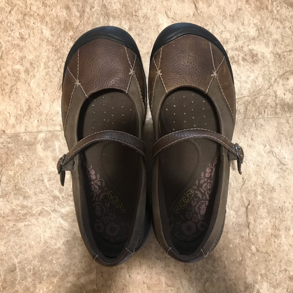 Lightly worn Mary Jane style keens